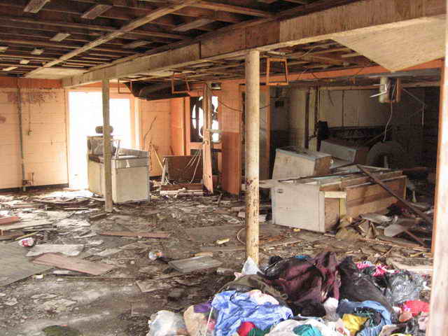 Lake Drive-In - 2006 Photo (newer photo)